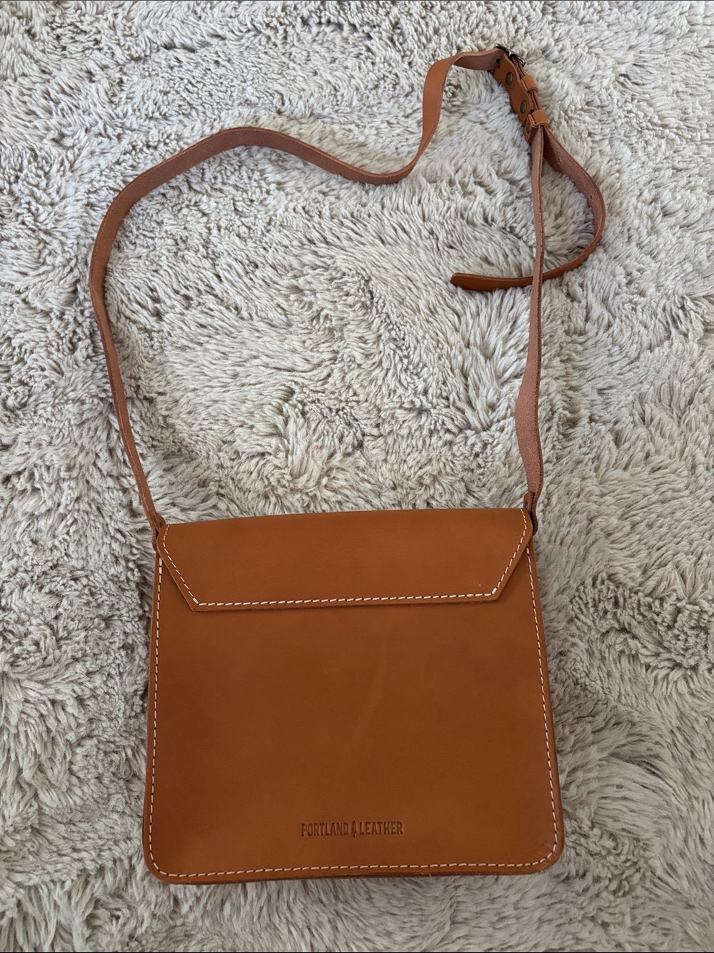 Portland Leather Cognac Brown Crossbody Bag - Picture 3 of 10